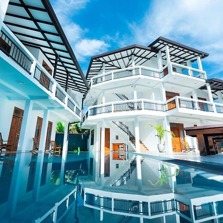Teya Beach Hotel Ahangama Bagian luar foto