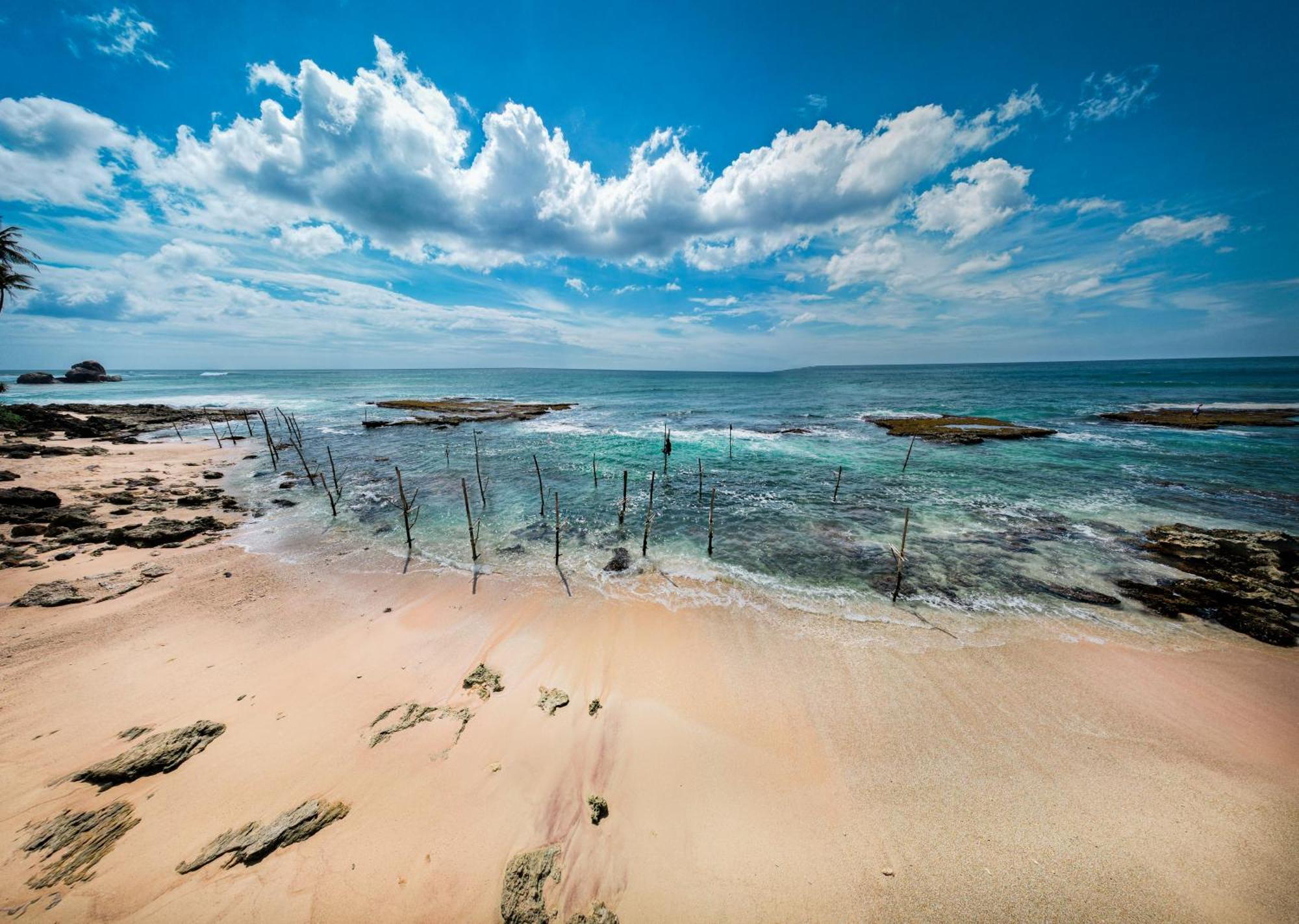 Teya Beach Hotel Ahangama Bagian luar foto