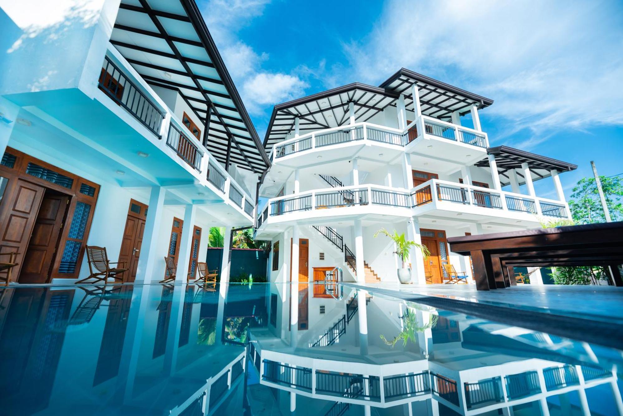 Teya Beach Hotel Ahangama Bagian luar foto