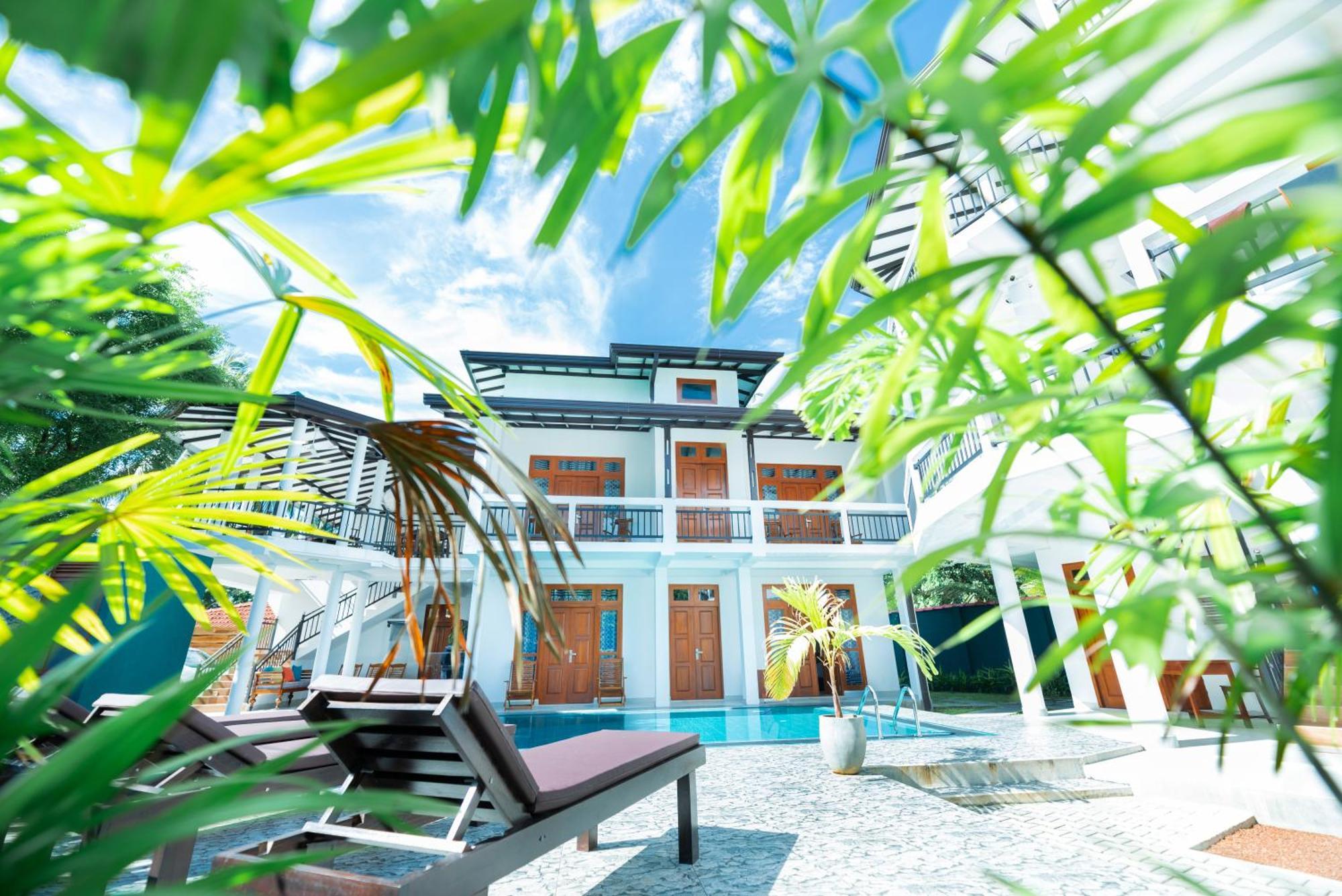 Teya Beach Hotel Ahangama Bagian luar foto