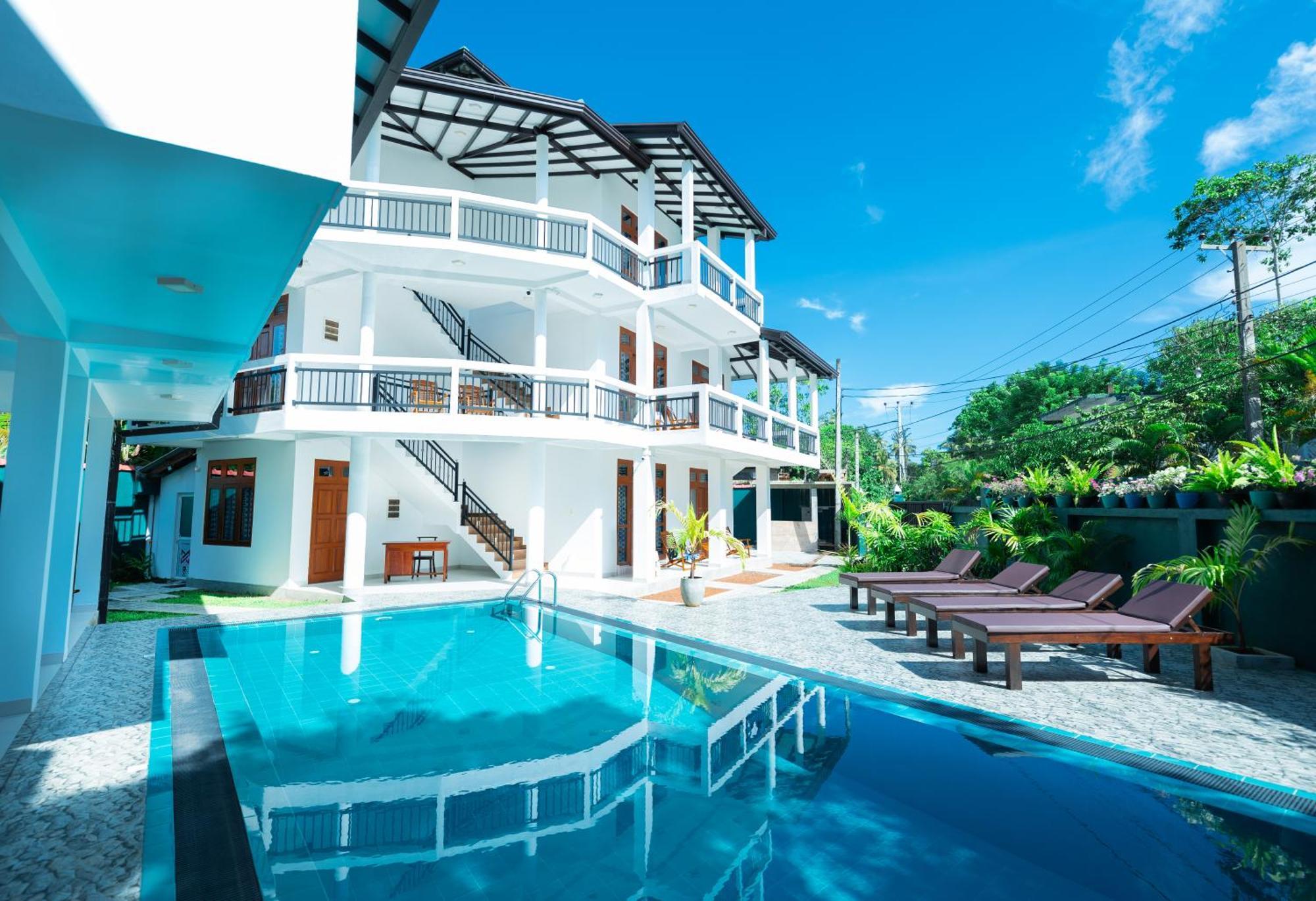 Teya Beach Hotel Ahangama Bagian luar foto