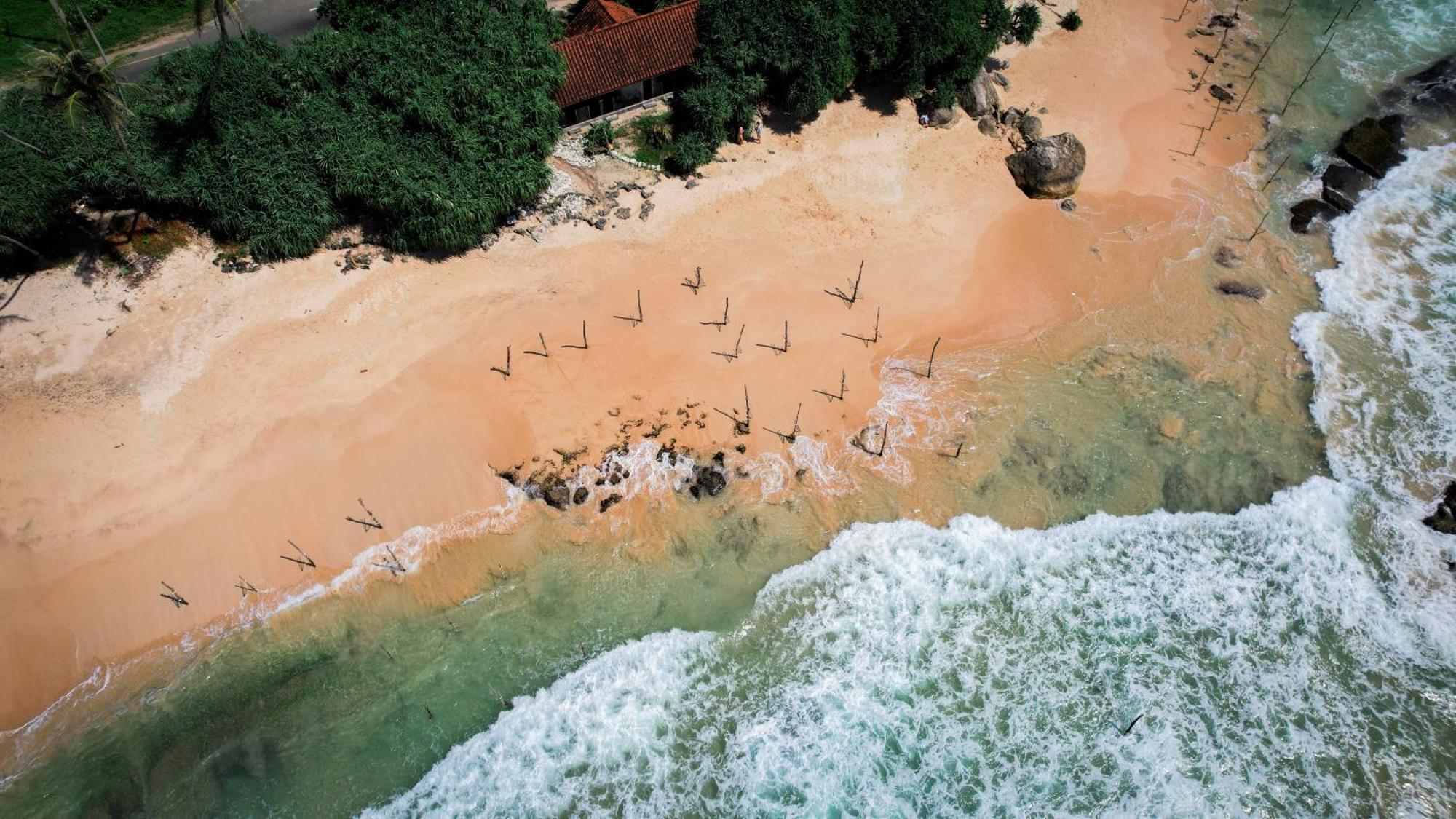 Teya Beach Hotel Ahangama Bagian luar foto