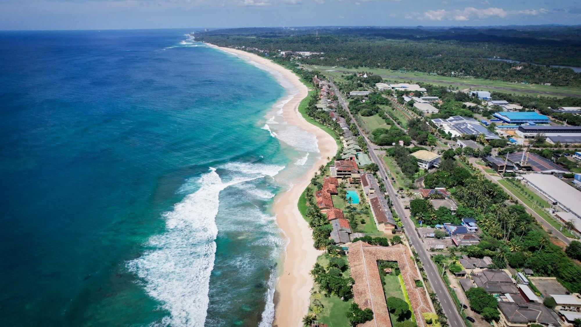 Teya Beach Hotel Ahangama Bagian luar foto