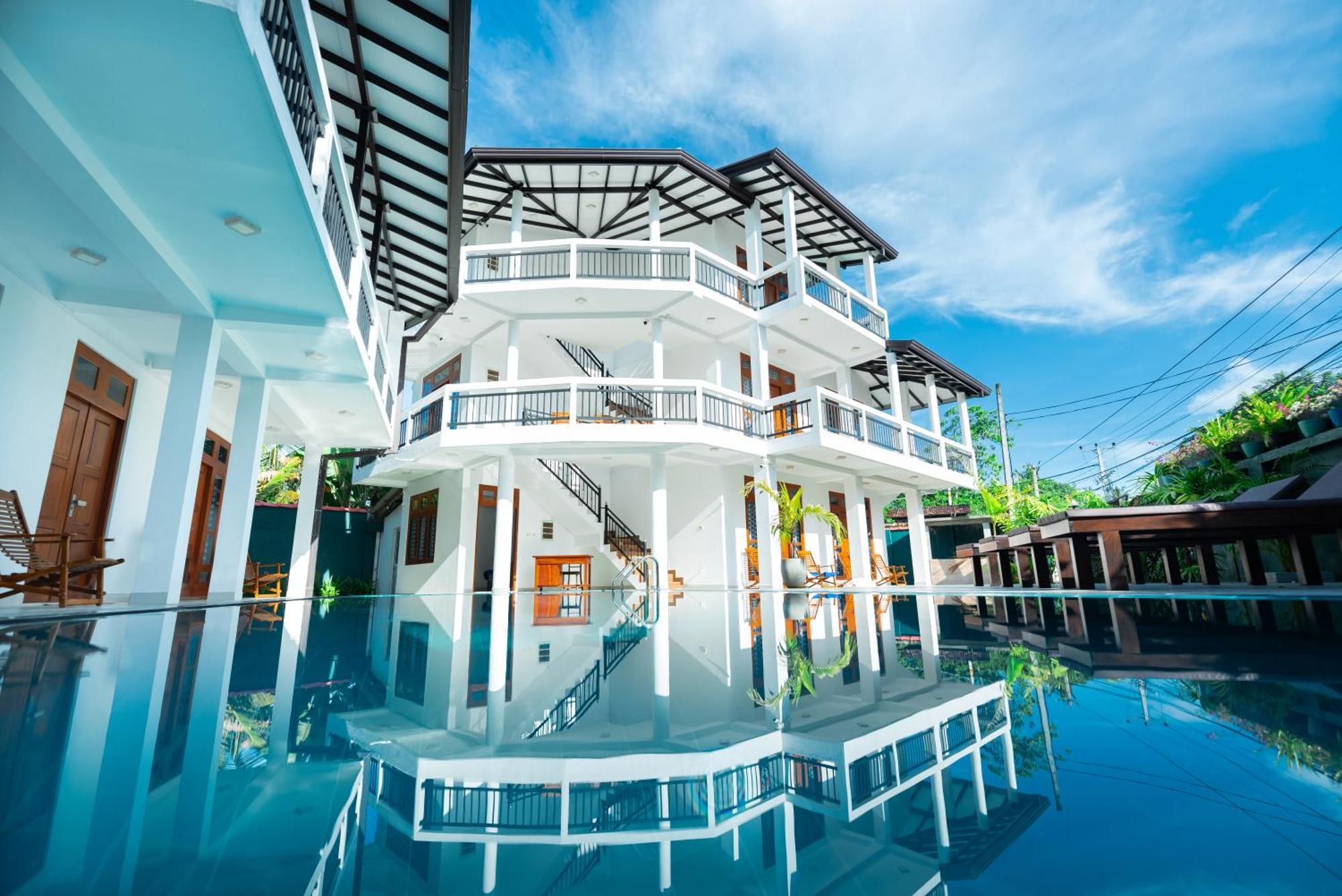 Teya Beach Hotel Ahangama Bagian luar foto