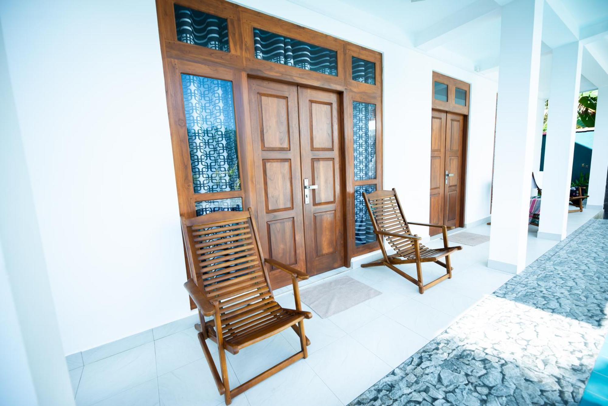 Teya Beach Hotel Ahangama Bagian luar foto