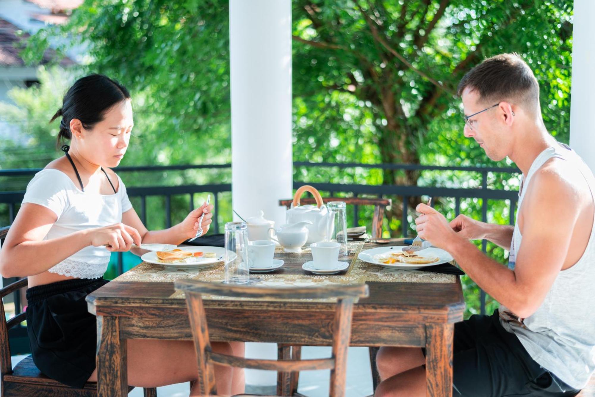 Teya Beach Hotel Ahangama Bagian luar foto