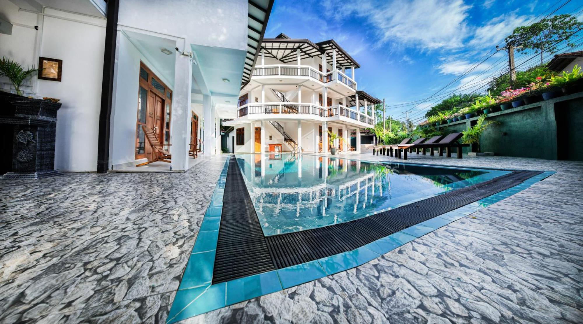 Teya Beach Hotel Ahangama Bagian luar foto