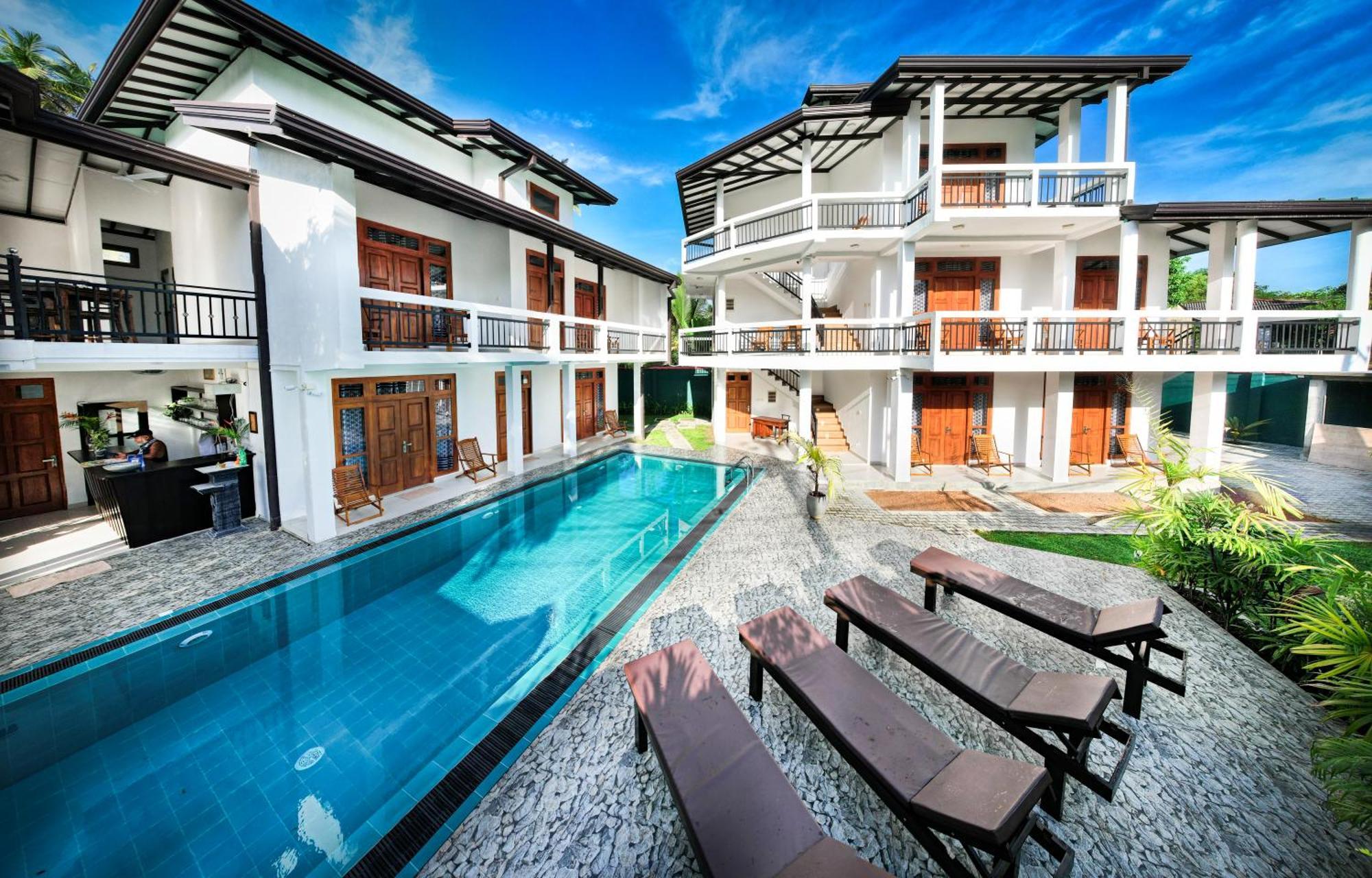 Teya Beach Hotel Ahangama Bagian luar foto