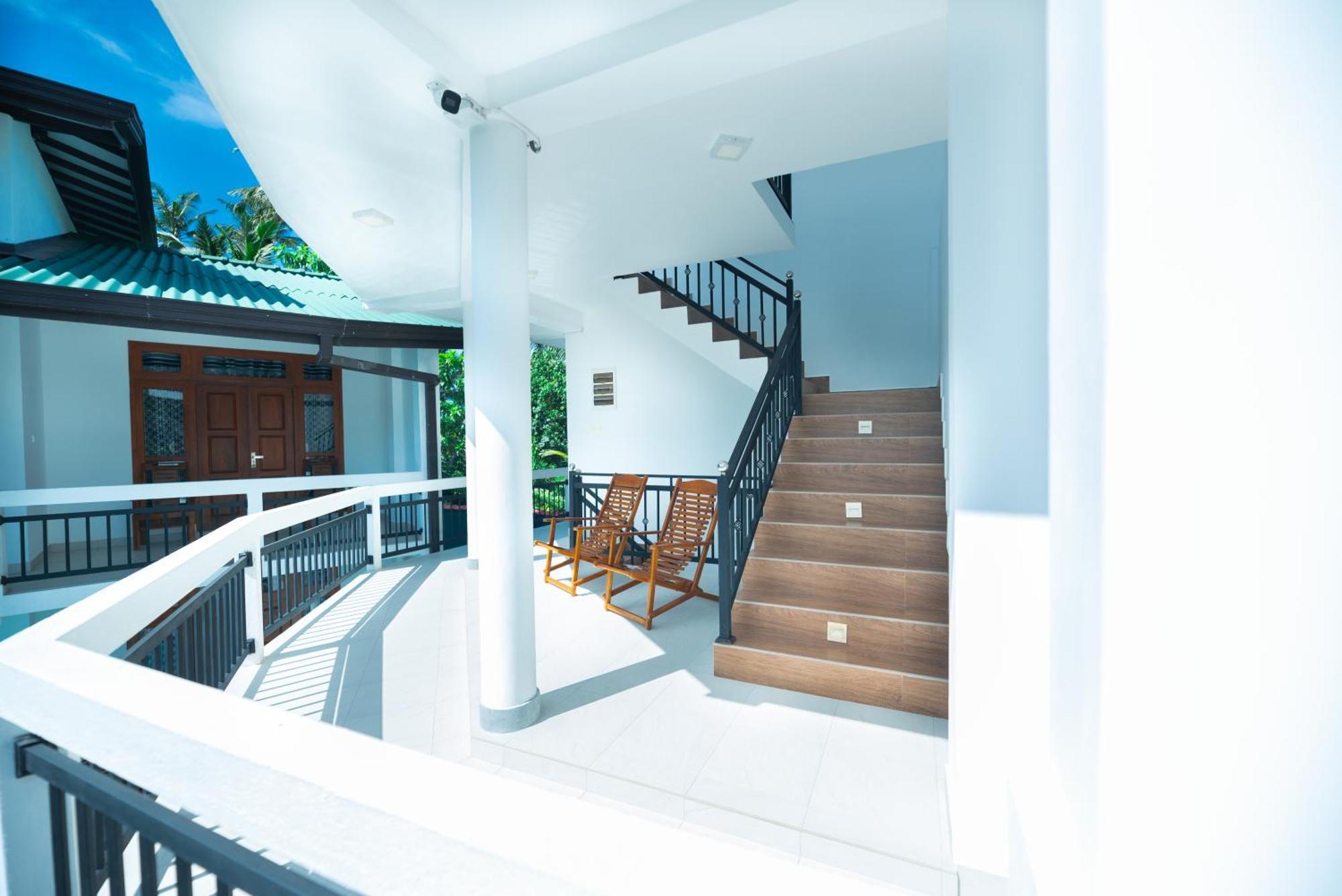 Teya Beach Hotel Ahangama Bagian luar foto